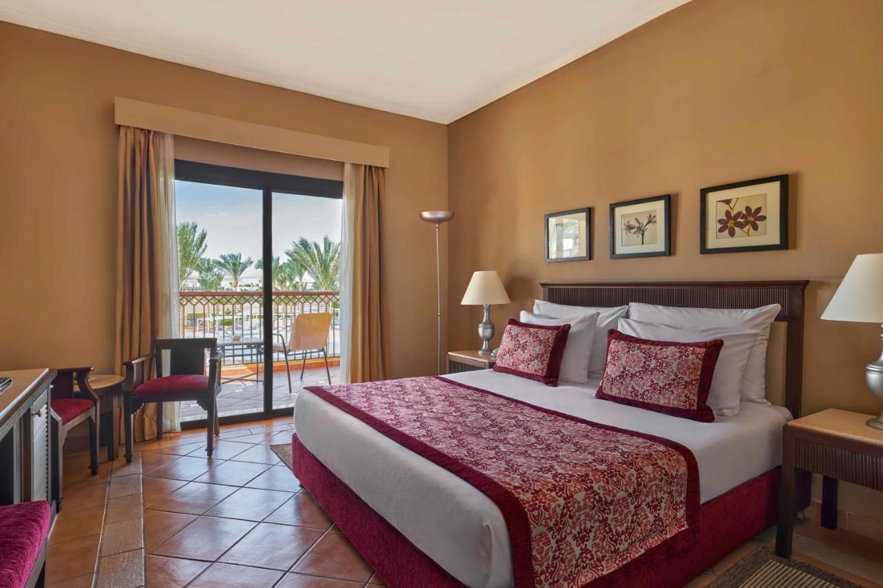 Superior, Queensize Bed of 2 Aparte Bedden, Uitzicht op het Zwembad