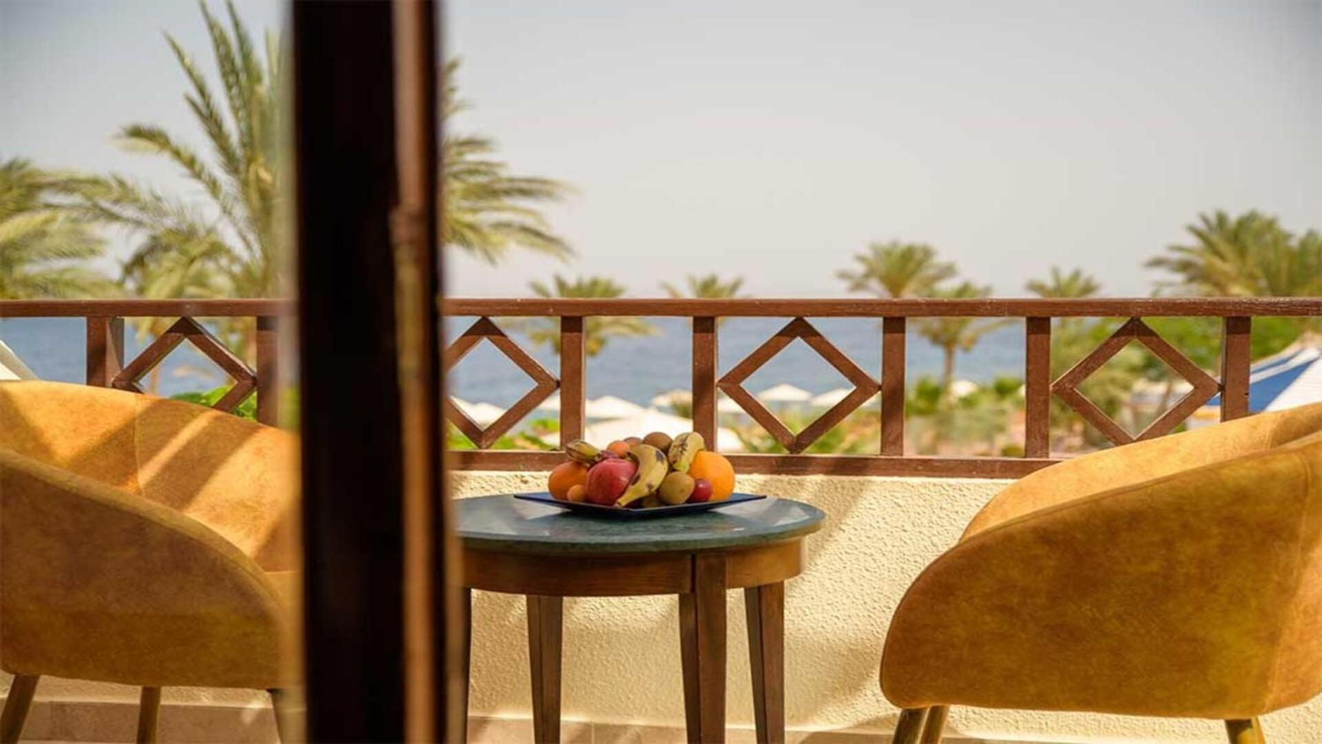 غرفة قياسية مطلة على البحر
