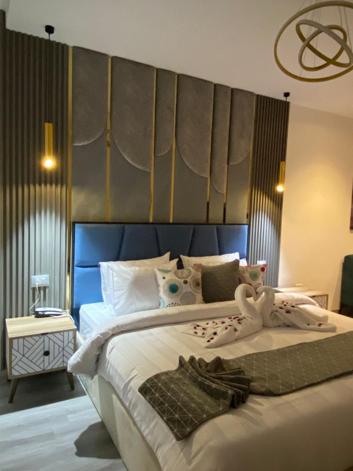 Queen Room with Balcony