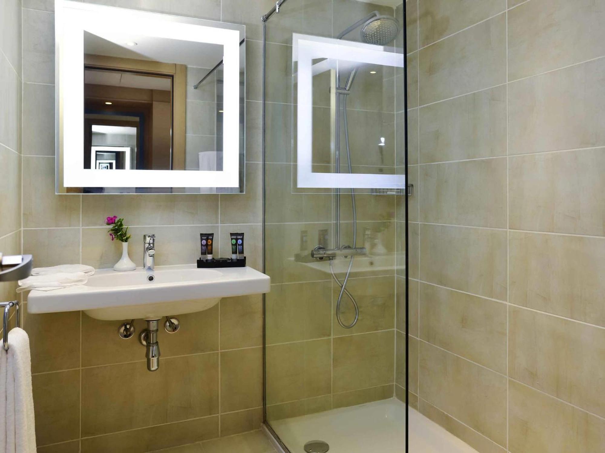 Deluxe Twin Room with Sea Front View