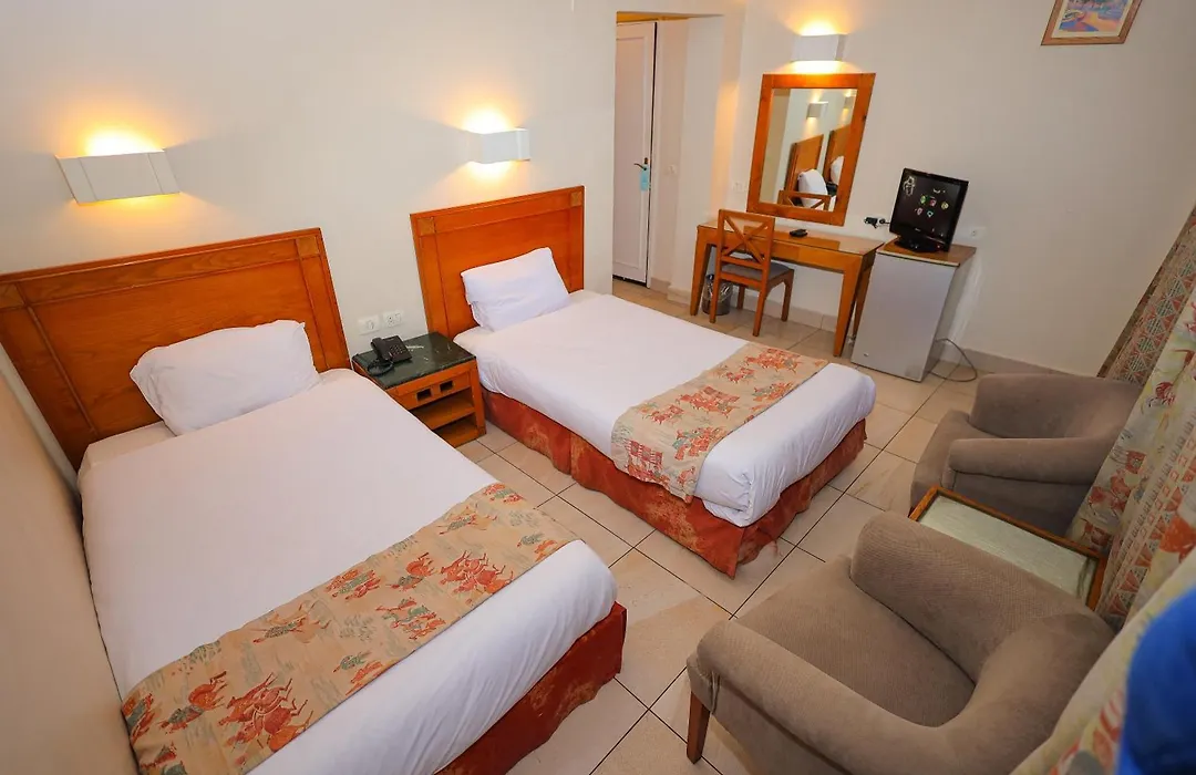 Hapi Hotel-1