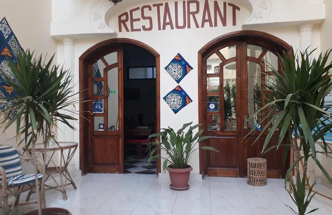 Al Hambra Hotel-1