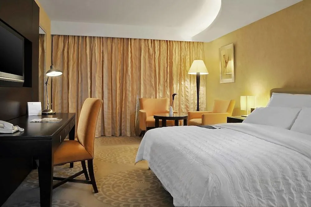 Le Meridien Pyramids Hotel & Spa-1
