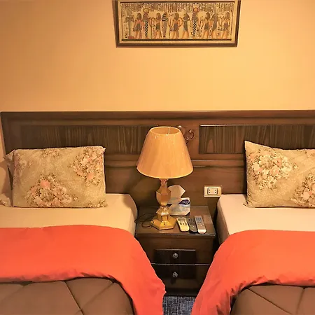 3 Pyramids View Inn-3