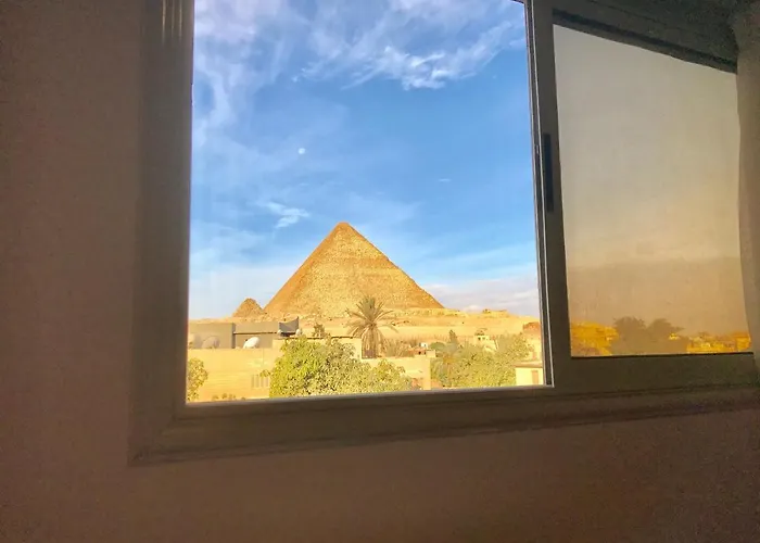 3 Pyramids View Inn