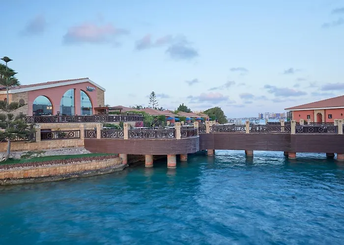 Golden Ocean Marina Hotel العلمين