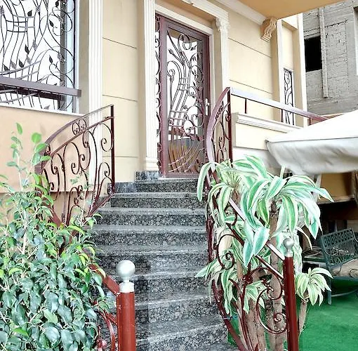 Cairo Plaza Guest House